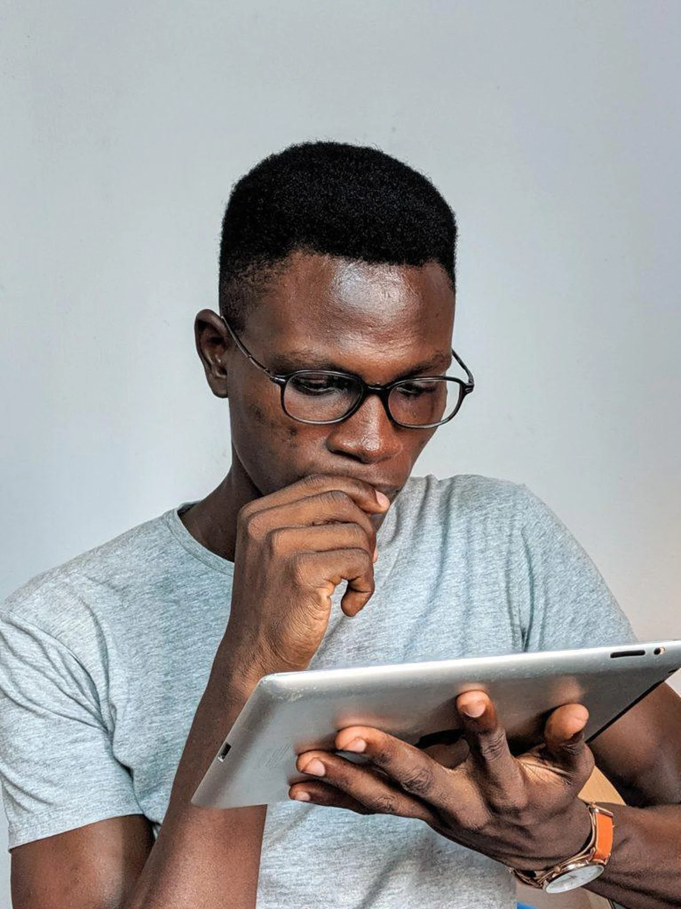 How Staring at Your Device Screens Can Impact Your Vision