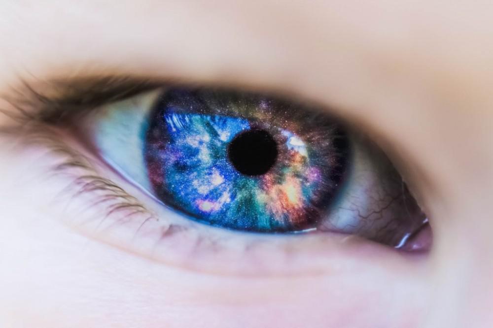 How To Safely Wear Colored Contact Lenses | Classic Vision Care