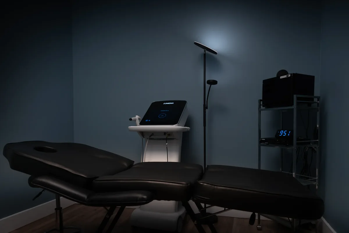 Dry Eye Spa treatment room with treatment chair and IPL system
